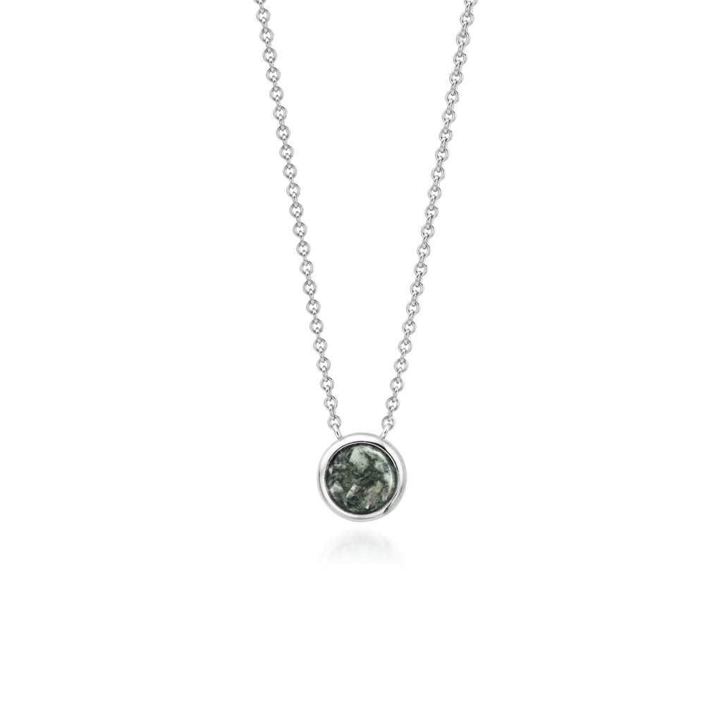 Cercle | Round Ashes Necklace | Ash in Resin Jewellery Deep green WithMe™ Gedenksieraden Memorial Pendant