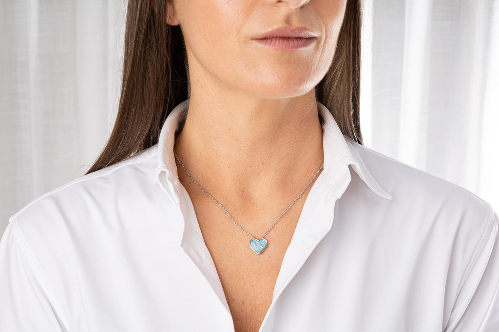 Cœur | Heart-Shaped Ashes Necklace | Ash in Resin Jewellery WithMe™ Gedenksieraden Memorial Pendant